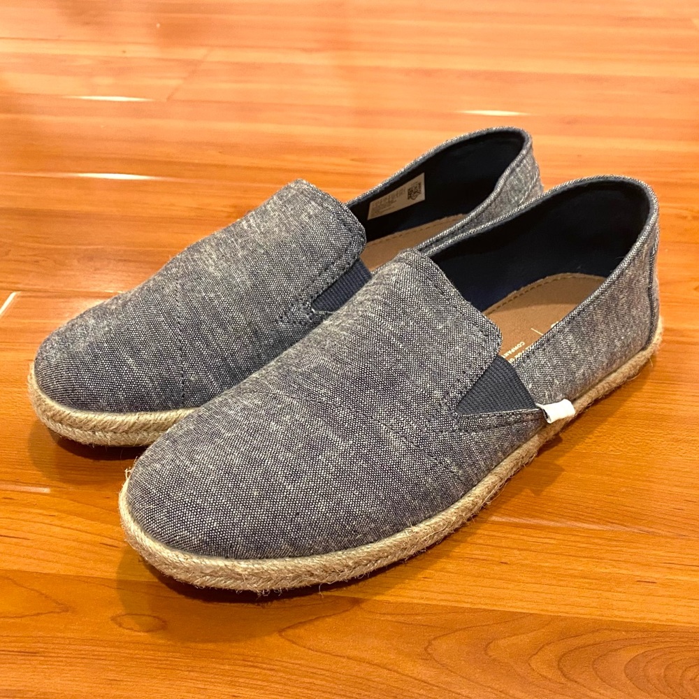 TOMS espadrille slip-on W9 (almost new)